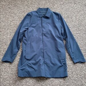 Descente trench coat- with tags